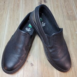 Ladies Cougar slip in comfort sole shoes, leather uppers, size 8m